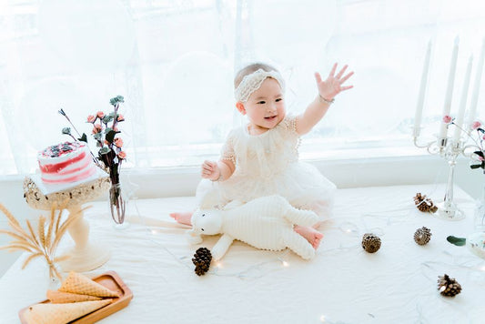 Bébé qui fête son premier anniversaire