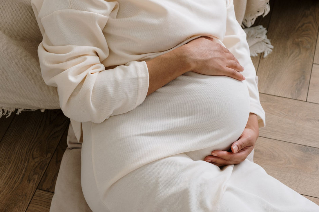 Future maman dans les premiers mois