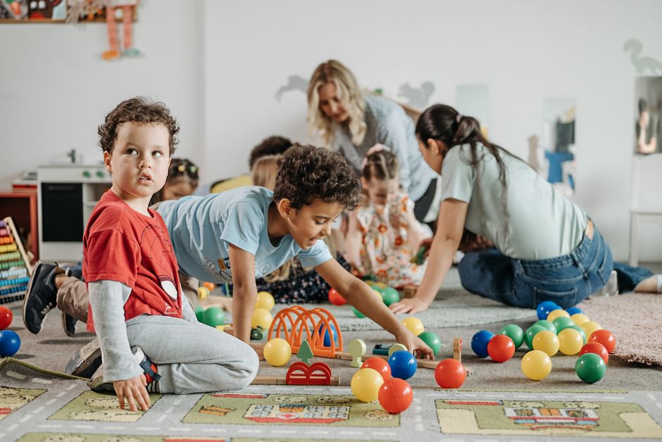 Bambin à la crèche