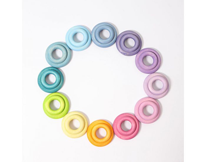 GRIMM'S Anneaux en bois pastel - D�s 3 ans