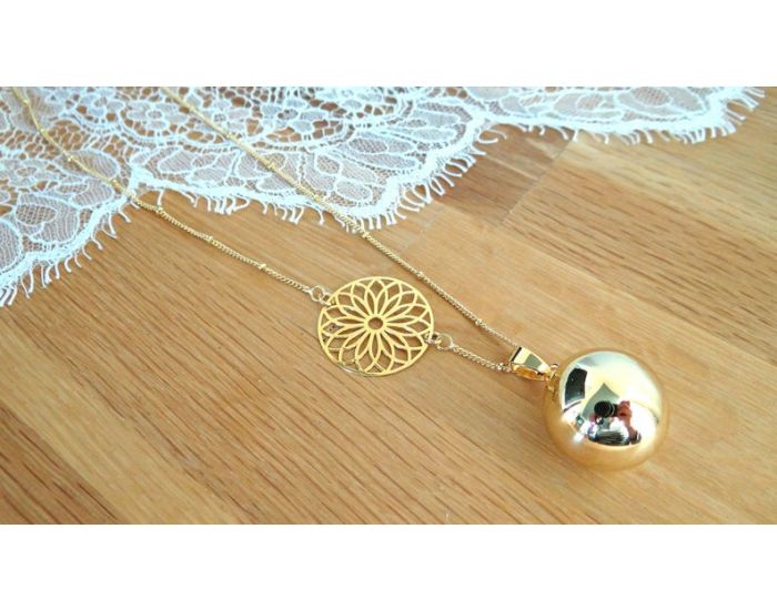 MADELEINE ET MAMAN Bola de Grossesse Plaqu� Or - Rosace Attrape-R�ve