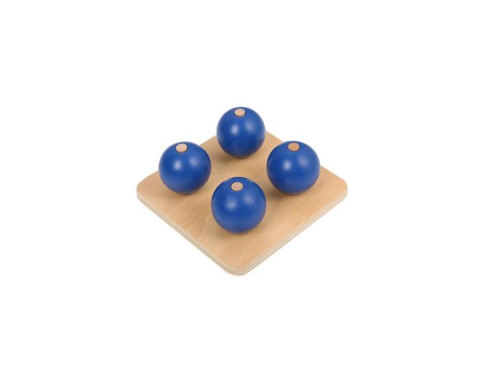 Boules bleues sur tiges verticales - Ds 3 ans