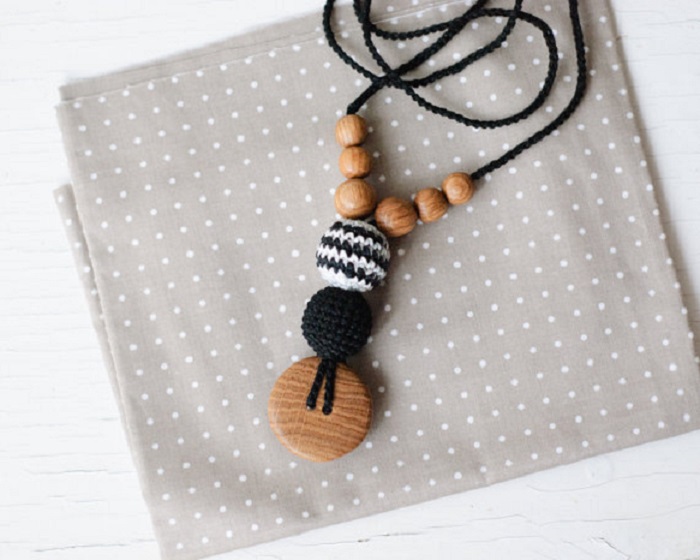 KANGAROO CARE Collier d'Allaitement et de Portage - Black and Zebra