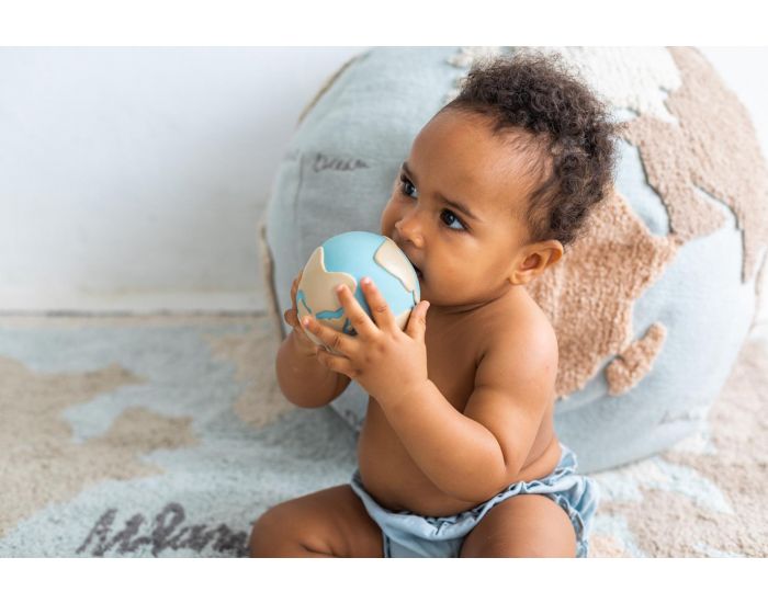 OLI & CAROL Earthy The World Ball - D�s la Naissance (3)