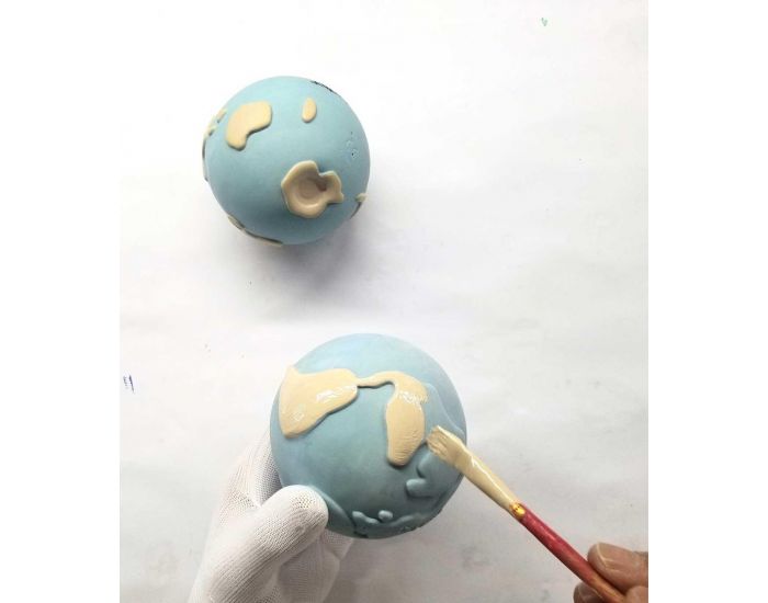 OLI & CAROL Earthy The World Ball - D�s la Naissance (7)