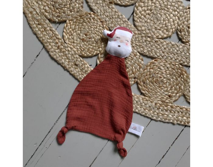 CAROTTE & CIE Doudou P�re No�l en Double Gaze - Rouge Terracotta - D�s la Naissance (2)