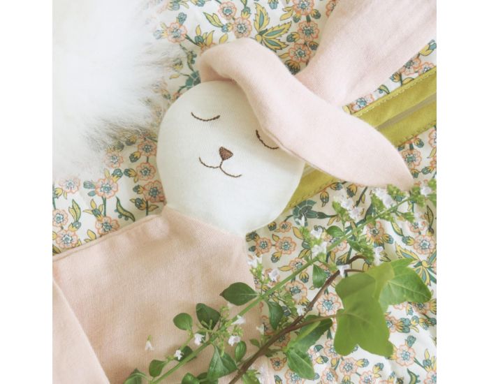 LUCIOLE ET CIE Doudou Lapin en Gaze de Coton Biologique - Rose Poudre (1)