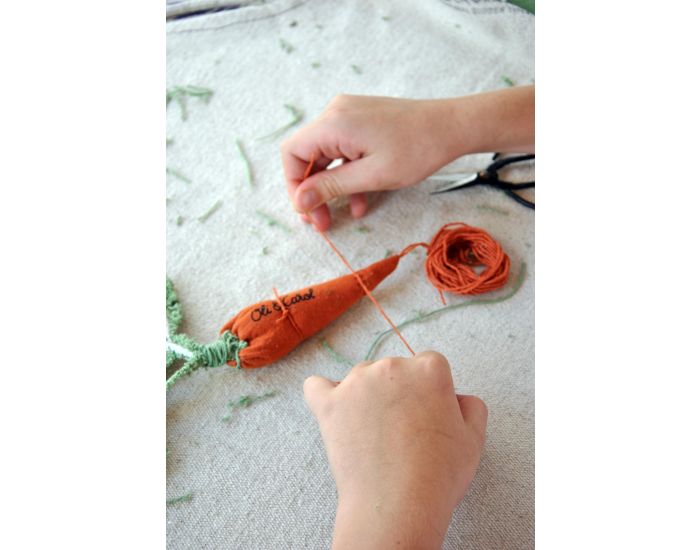 OLI & CAROL Kit de Couture Do It Yourself Cathy La Carotte - D�s 6 ans  (1)