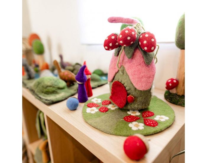 PAPOOSE TOYS Maison et Tapis en Laine Feutr�e - Fraise - D�s 3 ans (2)