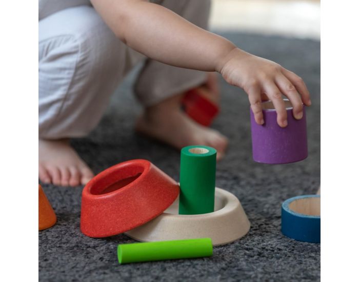 PLAN TOYS Pyramide en Bois � empiler et � encastrer - D�s 18 mois (2)