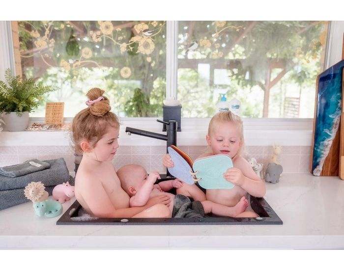 WE MIGHT BE TINY Livre de Bain en Silicone (3)