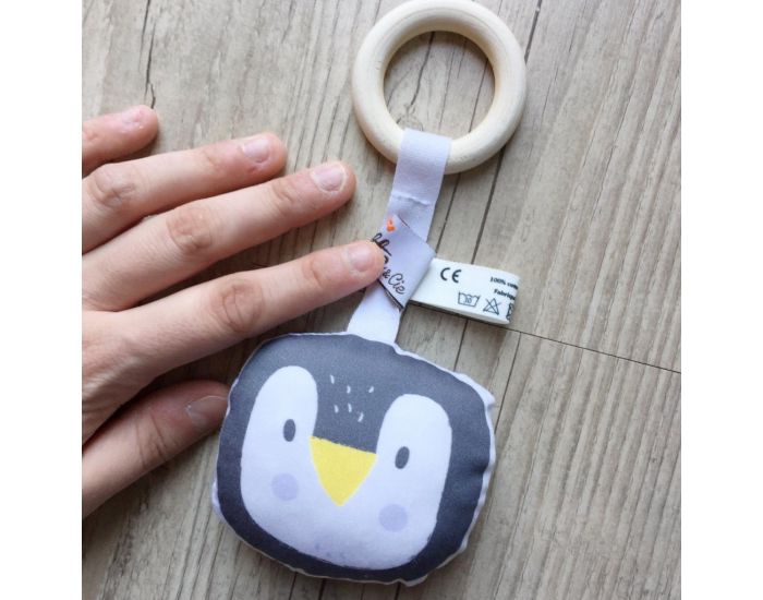 CAROTTE & Cie Anneau de Dentition Bois et Tissu Pingouin - D�s la Naissance (4)