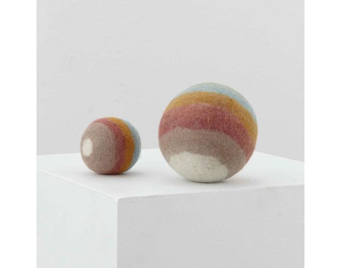 PAPOOSE TOYS Balles en Laine Feutr�e - Earth - Set de 2 - D�s la naissance (1)