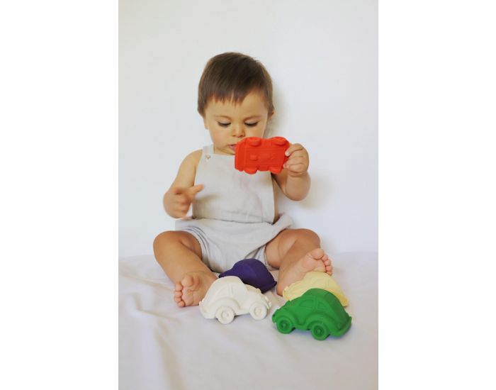 OLI ET CAROL Jouet en Caoutchouc - Voiture - Carlito - D�s la naissance  (1)