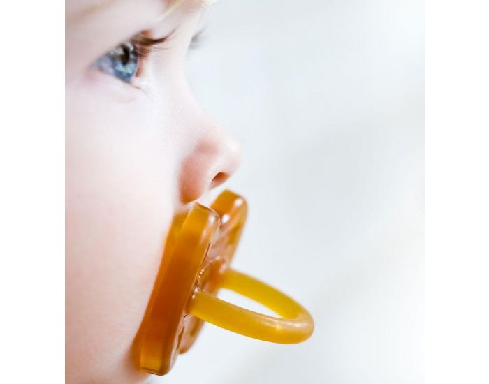 HEVEA Lot de 2 T�tine Ronde - Milky White et Natural - 3-36 mois (3)