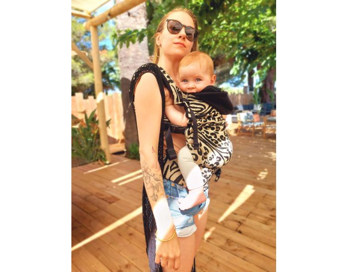 LOVE RADIUS HoodieCarrier 2 - Leozebra (2)