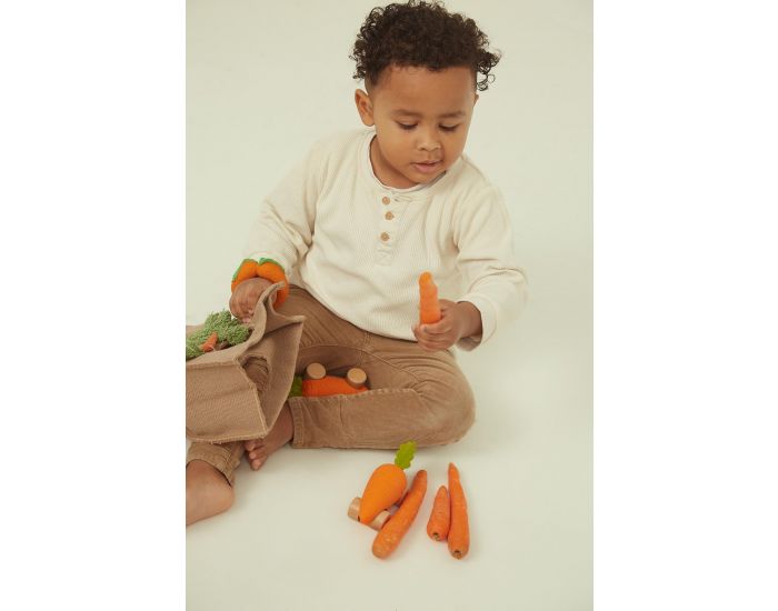 OLI ET CAROL Cathy la Voiture Carotte - D�s la Naissance  (2)