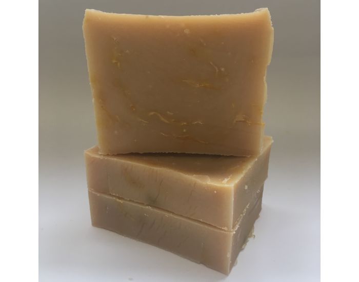 LE DOMAINE DE TAMARA Savon 40% de Lait D'�nesse Frais et BIO - Macadamia et P�tales de Calendula (1)