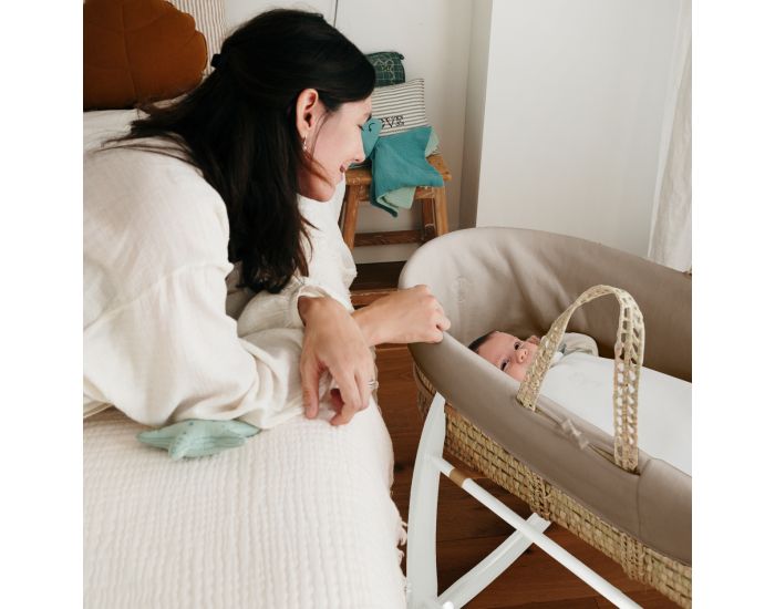  PREMIERS MOMENTS Couffin en feuilles de Palmier et Coton Bio + Support Blanc (4)